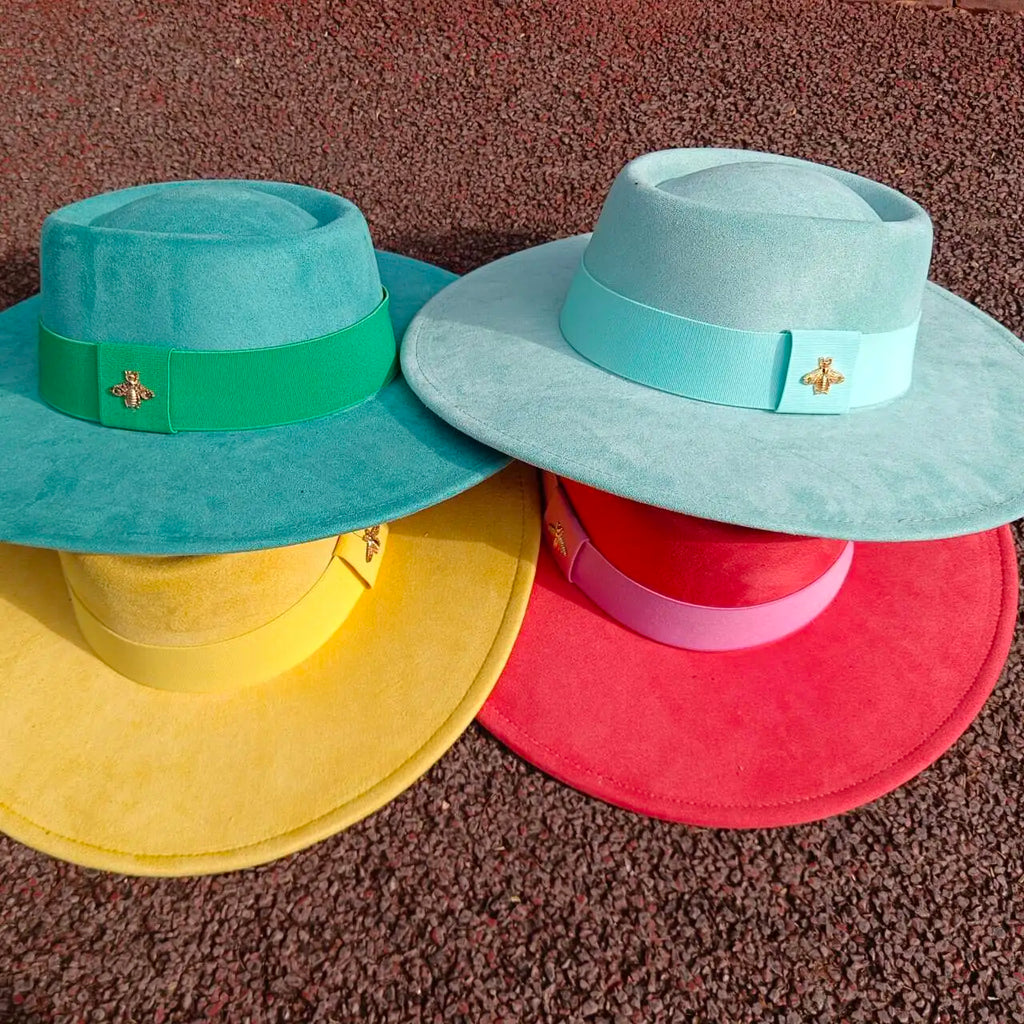 tete à chapeau vintage